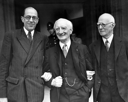 William Beveridge con Percy Harris y Wilfred Roberts (1944)
