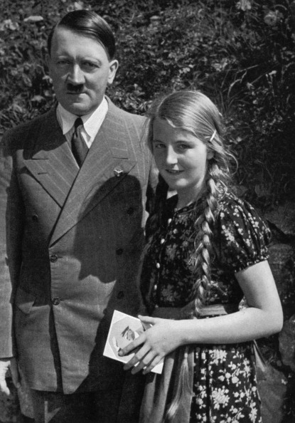 Una adolescente le pide un autógrafo a Hitler en 1936 