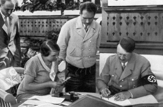 Hitler, durante sus vacaciones en Baviera