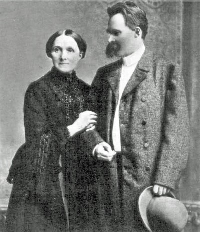 Nietzsche con su madre, Franziska Oehler.