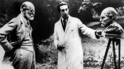 Sigmund Freud posando para Oscar Nemon, Vienna, 1931