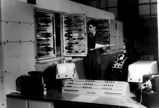Primer ordenador de IBM. Foto tomada en 1948