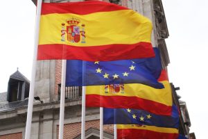 Banderas de España y la Unión Europea. Imagen: Contando Estrelas