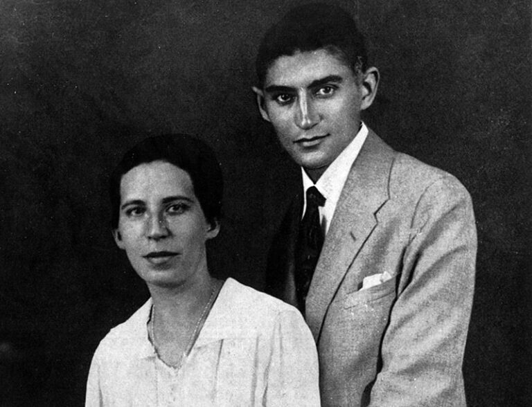 Felice Bauer y Franz Kafka, ya prometidos, en 1917. Imagen de Wikimedia