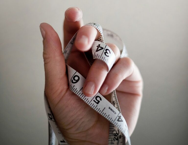 Tomar medidas. Imagen de Jennifer Burk
