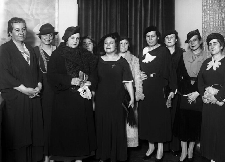 Conferencia en el Lyceum Club Femenino de Madrid, febrero de 1935.