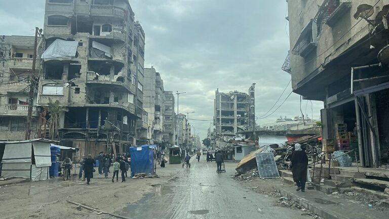 Una calle de Gaza en febrero de 2025, imagen de Jaber Badwen. Wikipedia