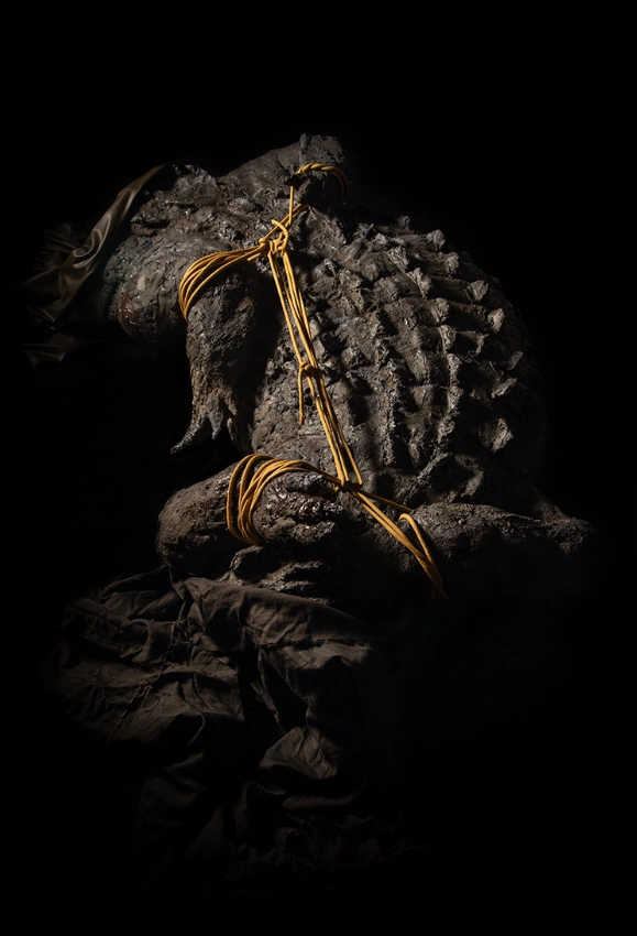 Escultura: Darío Zoel Cabañas Entrena, Animal con coraza, 2024. Fotografía: Anna Prylipko, 2024.
