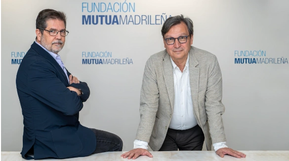El director de Revista de Libros, Javier Moscoso y el historiador Eduardo Manzano se dan cita en “Conversaciones de papel”