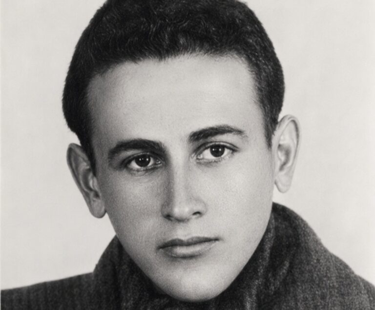 Paul Celan, poeta judío de lengua alemana nacido en Rumanía y superviviente del Holocausto, Czernowitz, 1941