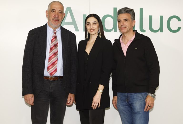 Editorial Círculo Rojo. De izquierda a derecha, Antonio Martín, director contable; Susana Aragón, directora de Círculo Rojo y Enrique Parrilla, consejero delegado.