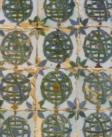 Panel de azulejos del Palacio Nacional de Sintra de principios del siglo XVI que representa una esfera armilar, emblema del rey Manuel I de Portugal. Arquivo Municipal de Sintra.